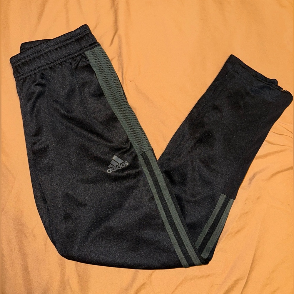 Adidas boys Tiro 21 windpants - black with dark grey stripes